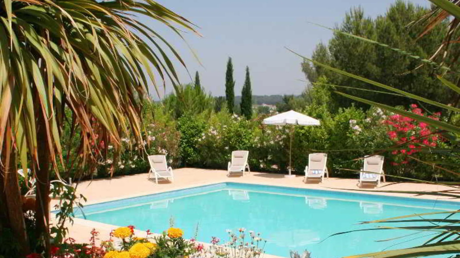 Hotel Birdy By Happyculture Aix-en-Provence 4*,