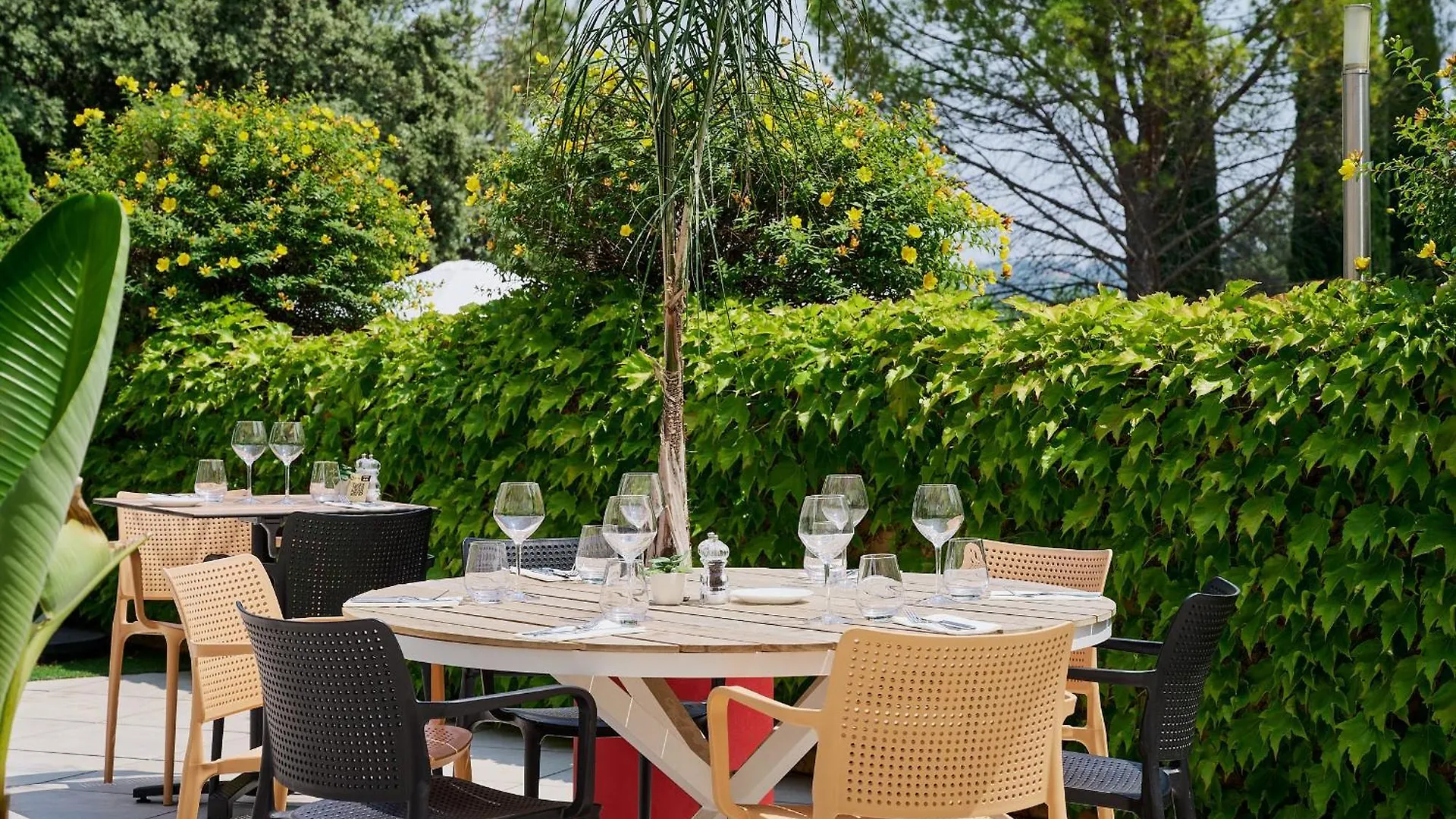 Hotel Birdy By Happyculture Aix-en-Provence 4*,
