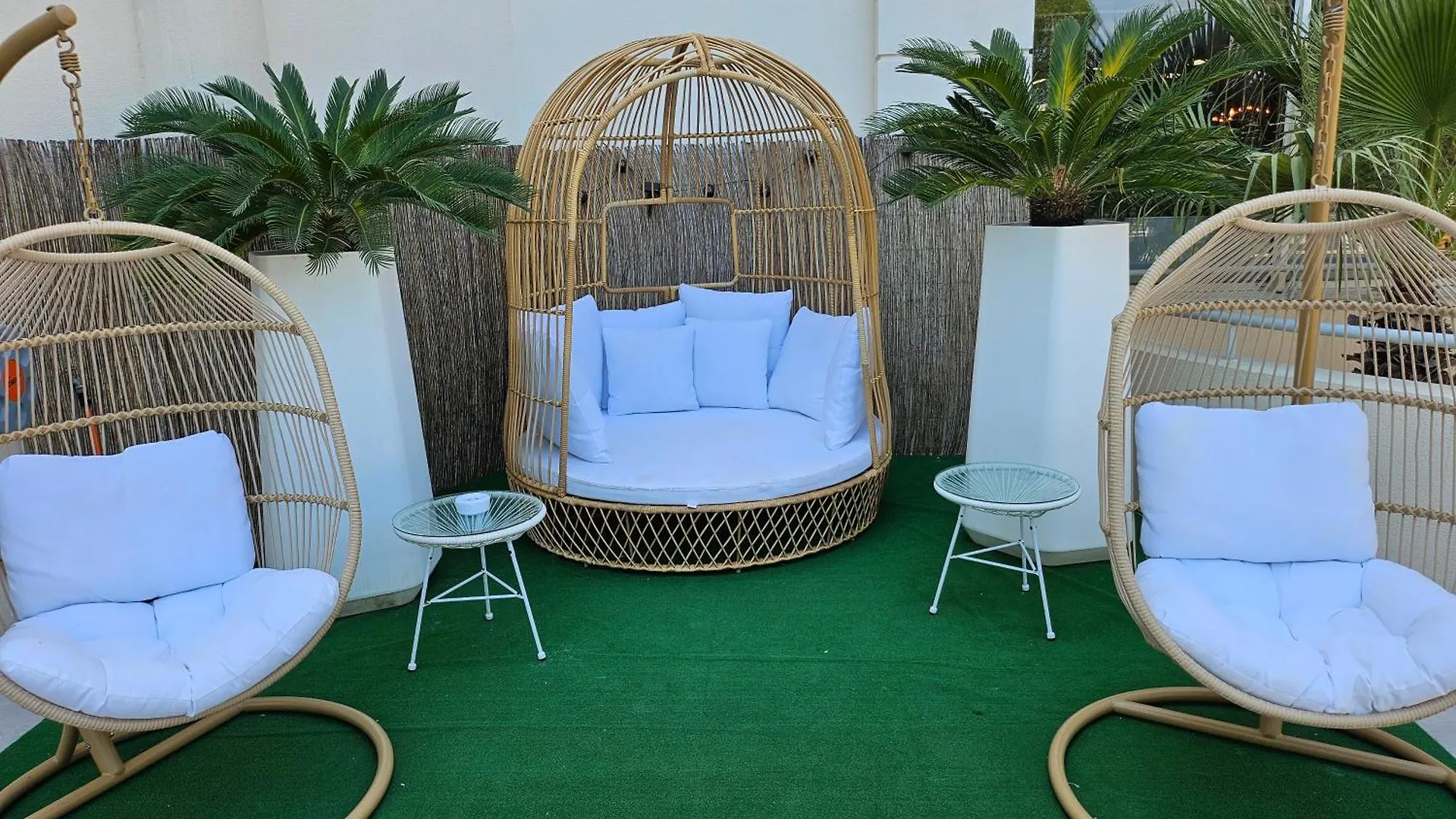 Hotel Birdy By Happyculture Aix-en-Provence 4*,